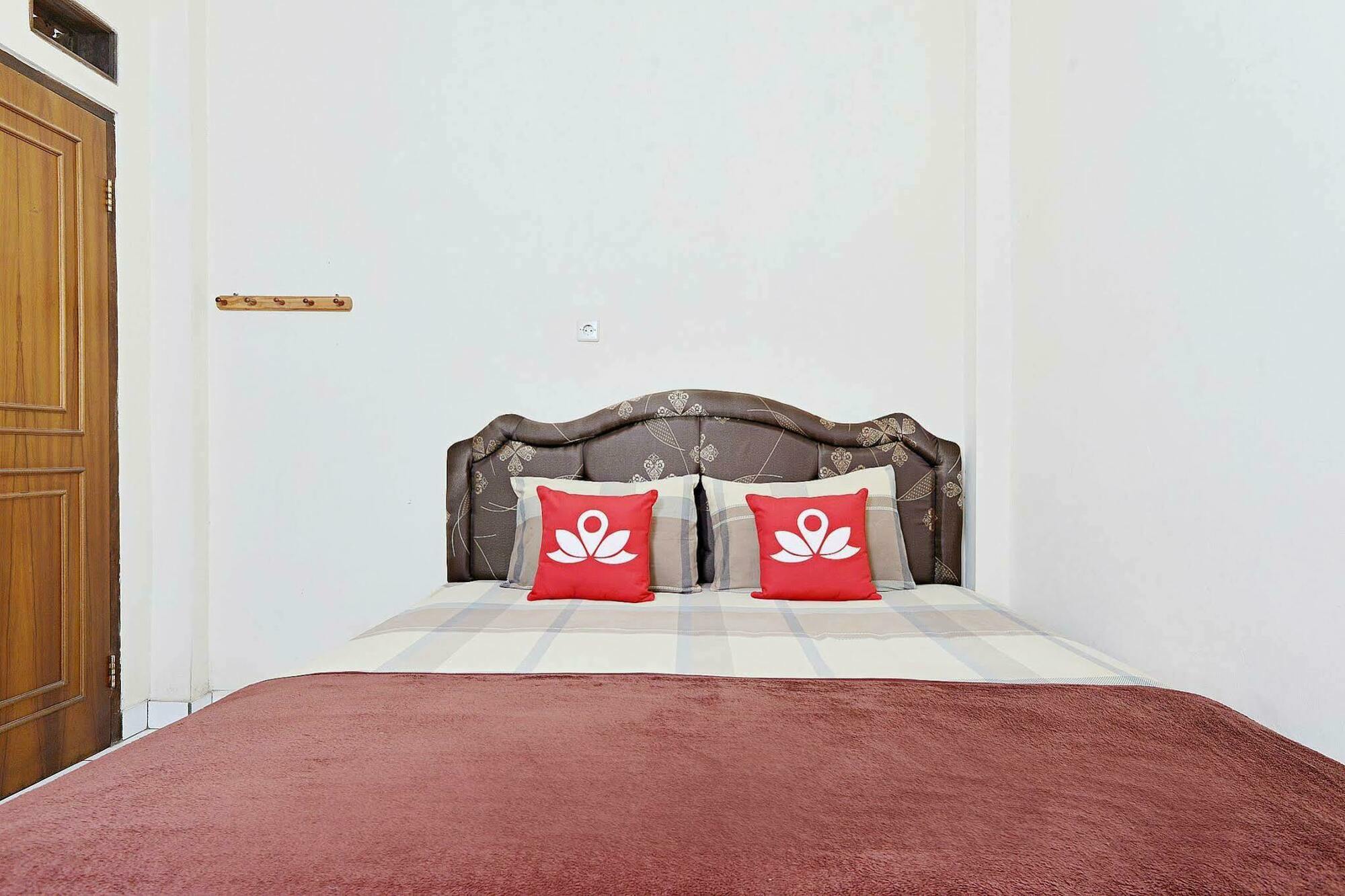 Zen Rooms Antapani Syariah Bandung Ngoại thất bức ảnh